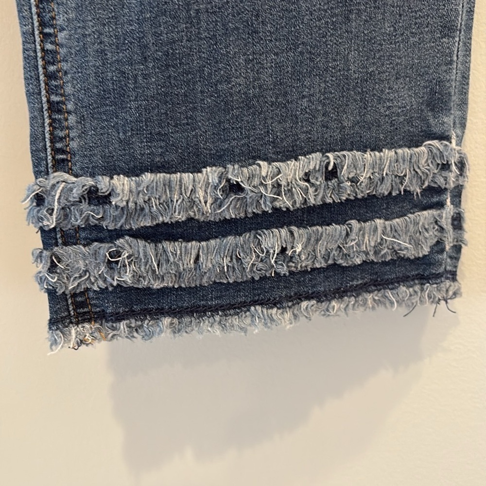 Jen 7 by 7 for all mankind - Cropped Fringe Hem Straight Leg Jean - Size 16. - Picture 9 of 15